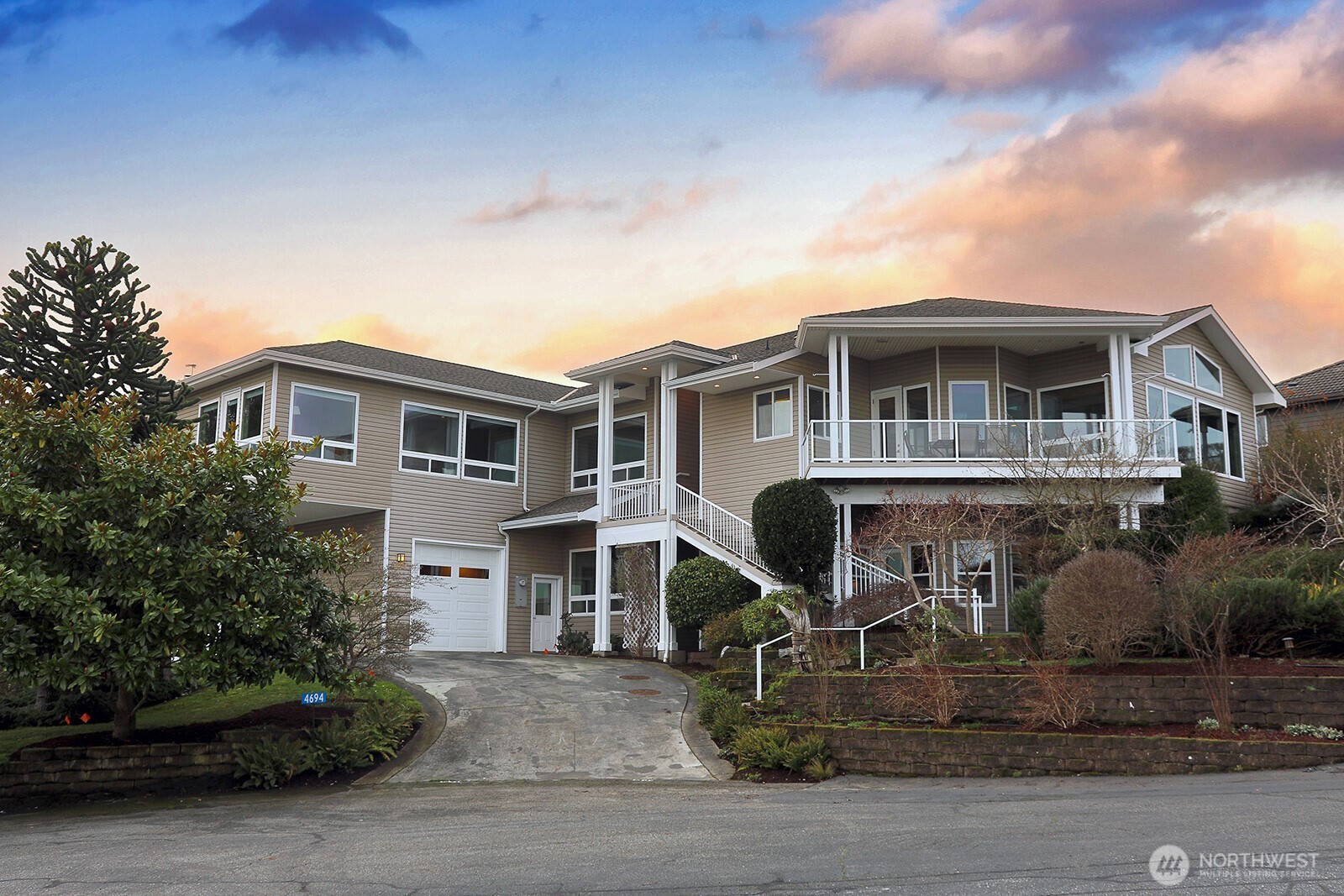 4694 Wrightsman Place , Clinton, WA 98236