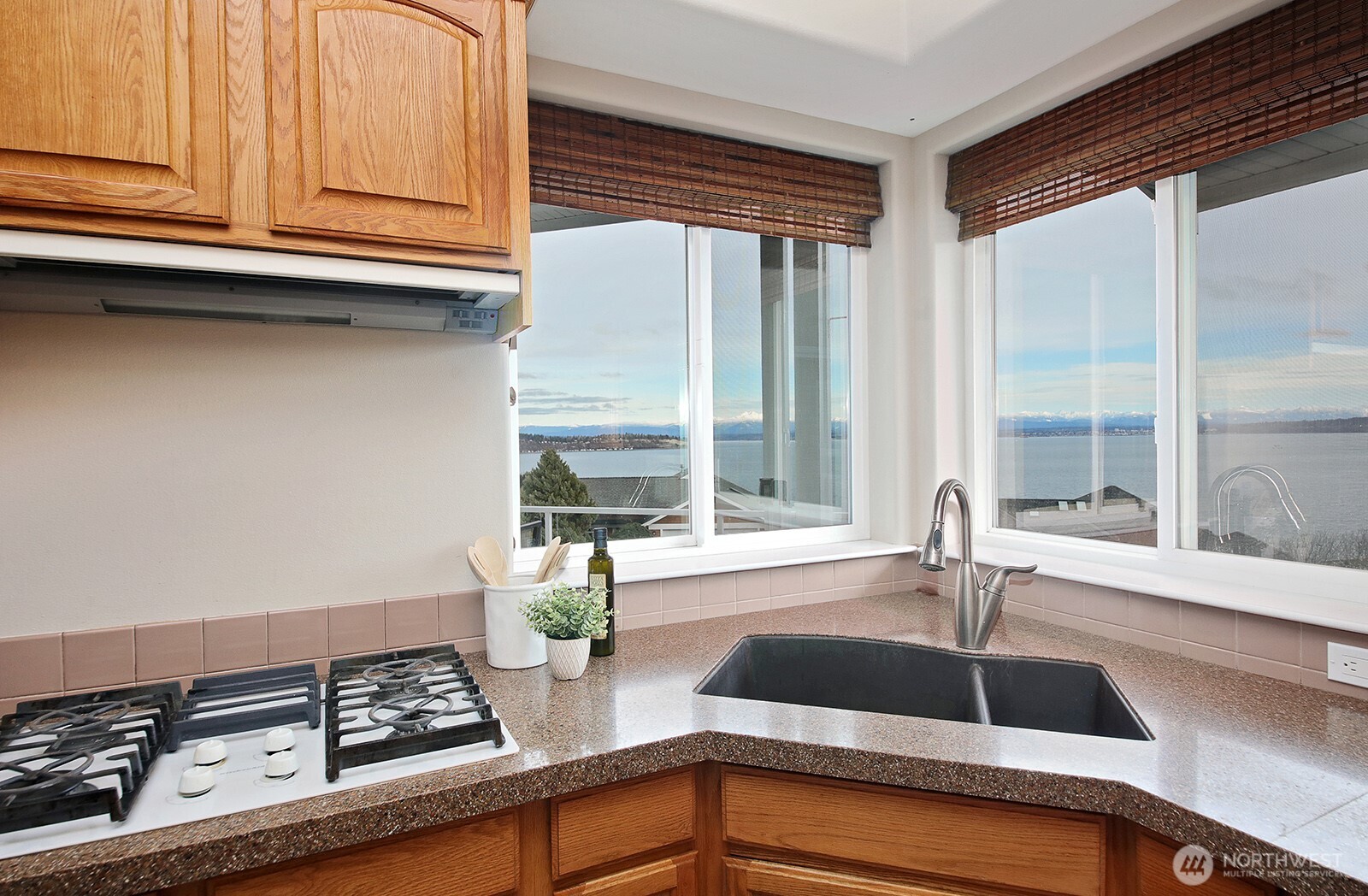 4694 Wrightsman Place , Clinton, WA 98236