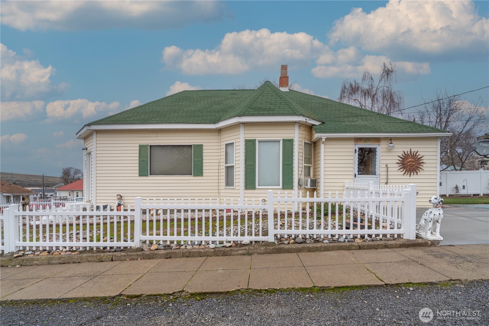 102 W 3rd Street , Lind, WA 99341