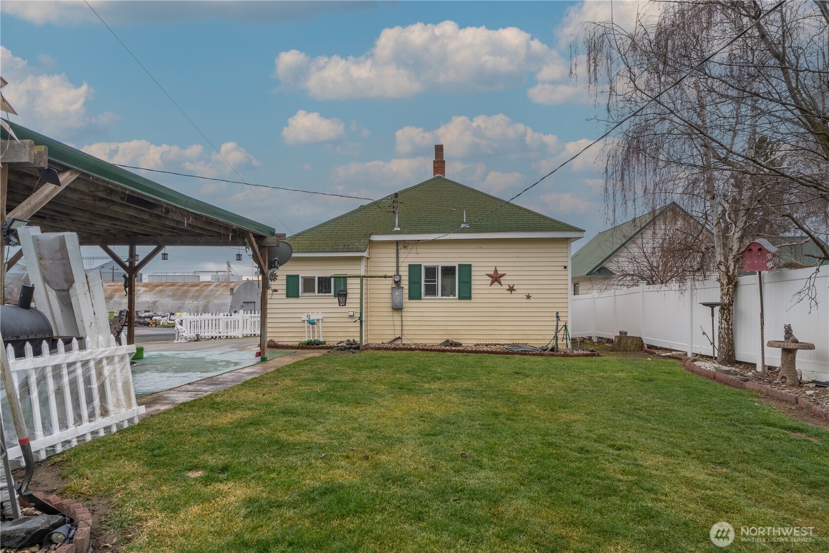 102 W 3rd Street , Lind, WA 99341
