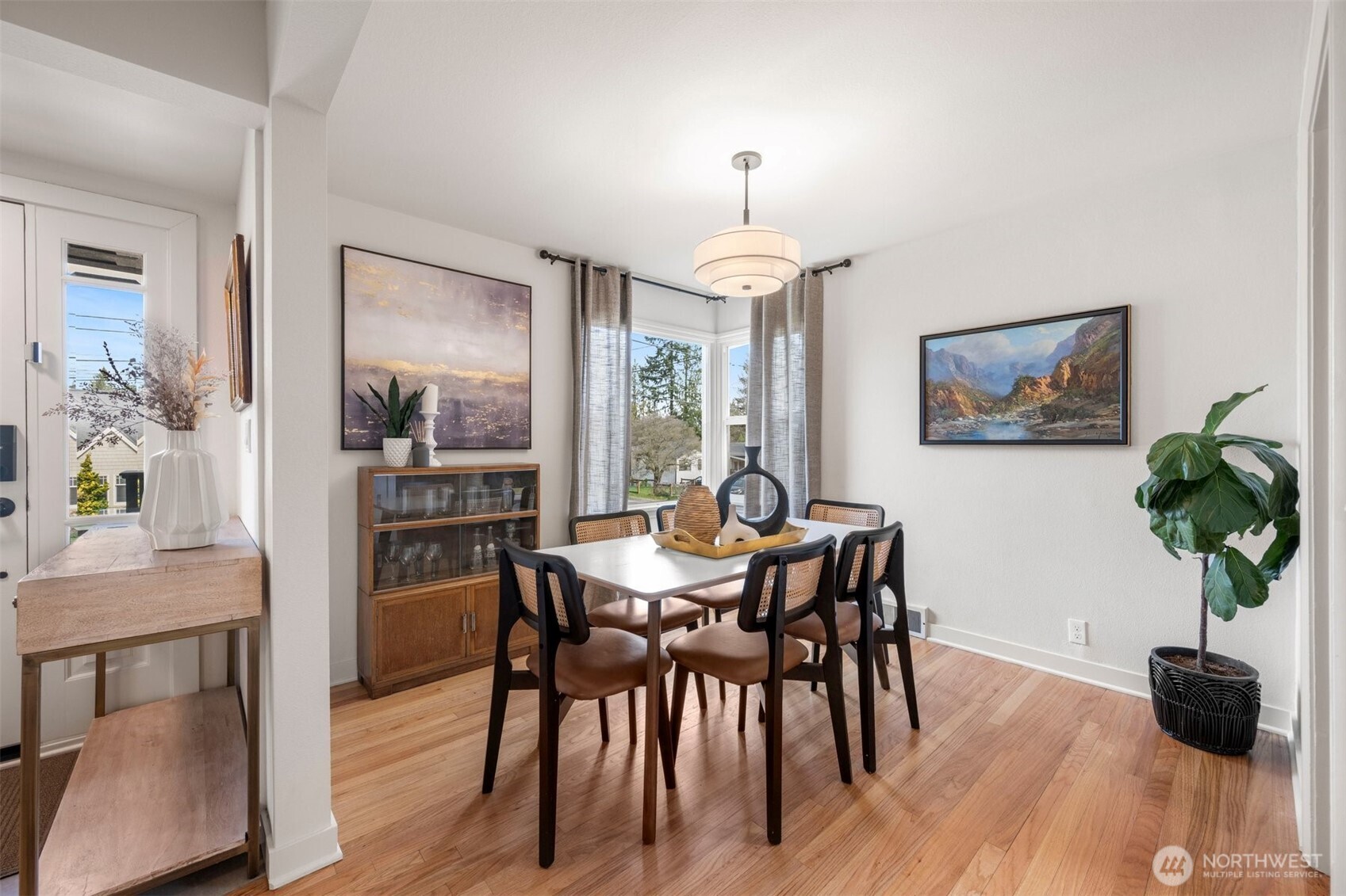 1035 NE 100th Street , Seattle, WA 98125-7517