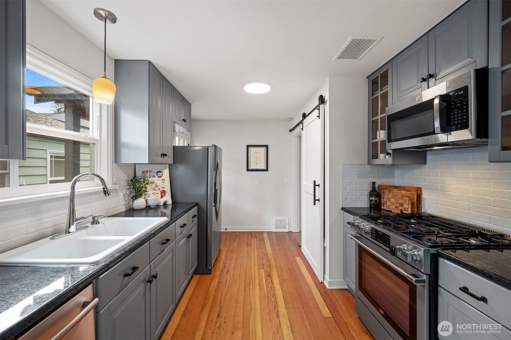 1035 NE 100th Street , Seattle, WA 98125-7517