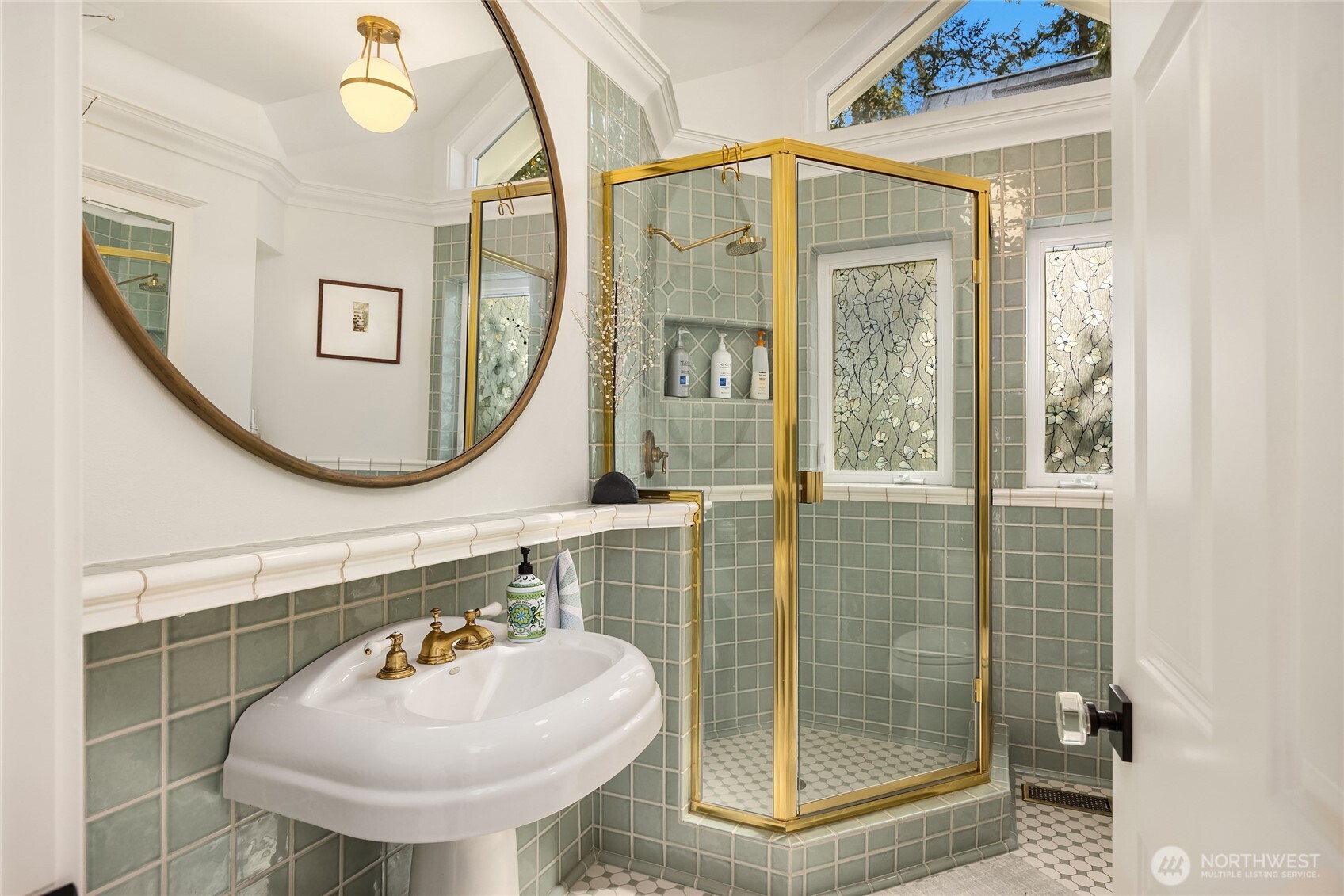12960 Sunrise Drive NE, Bainbridge Island, WA 98110