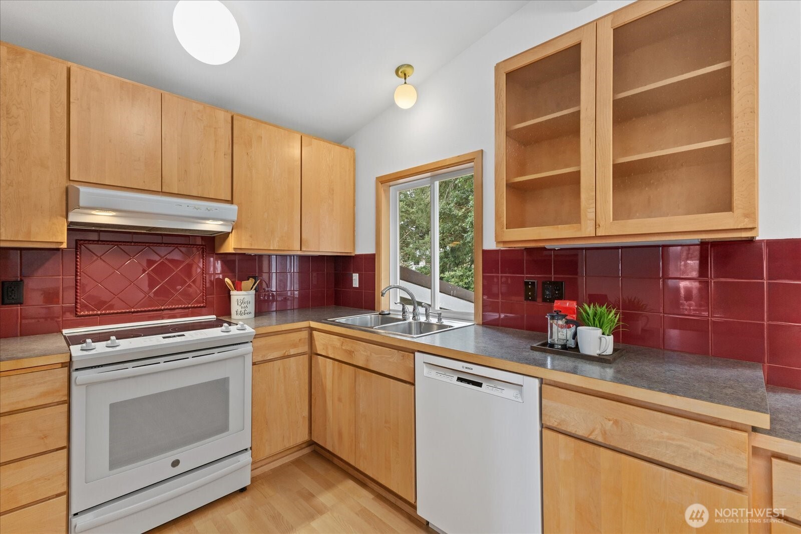 14050 91st Place NE, Kirkland, WA 98034