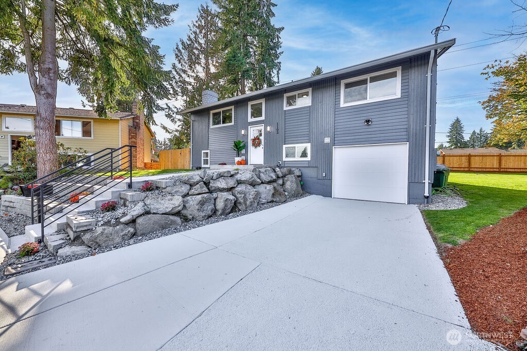 1103 Vashon Court NE, Renton, WA 98059