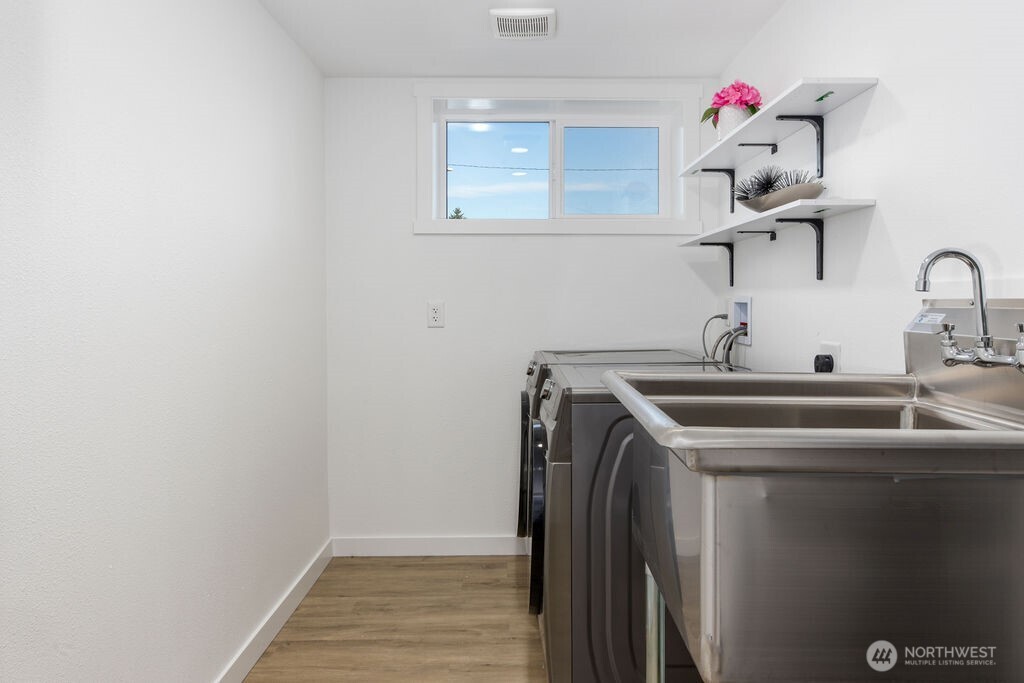 1103 Vashon Court NE, Renton, WA 98059