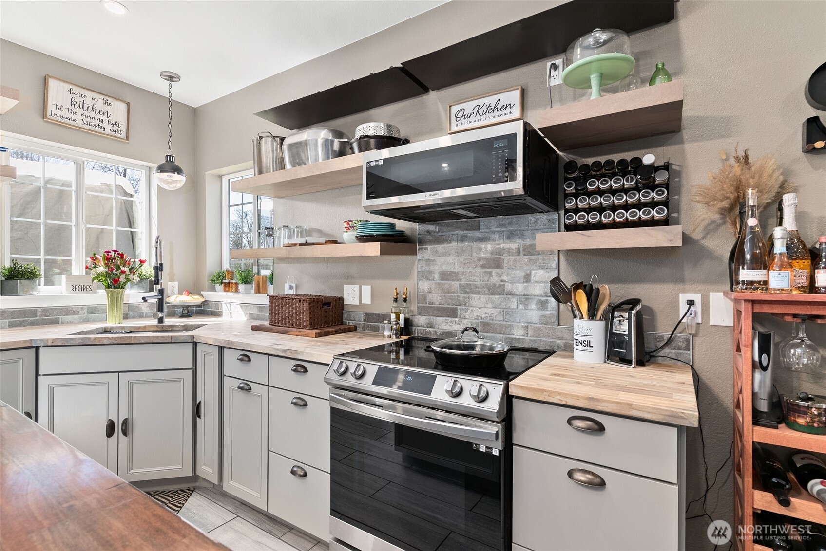 35616 94th Avenue S, Roy, WA 98558