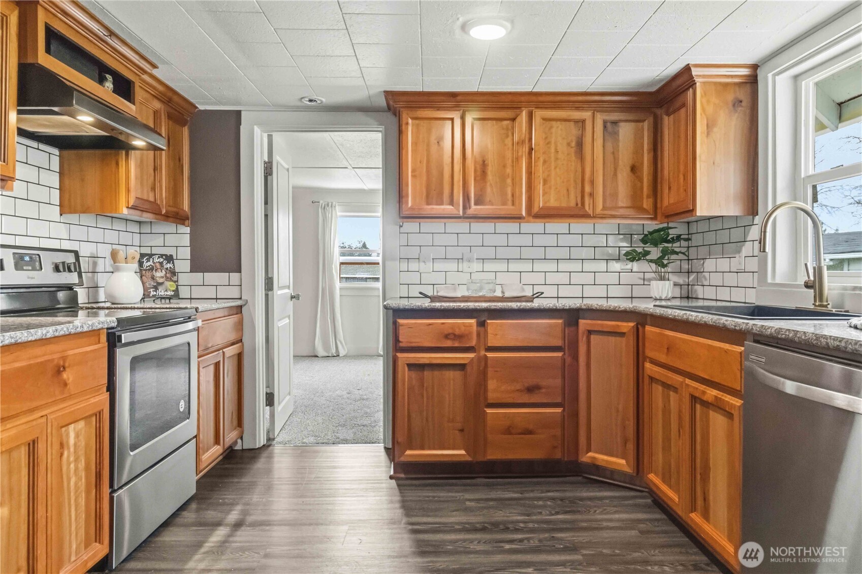 3007 Columbia Heights Road , Longview, WA 98632