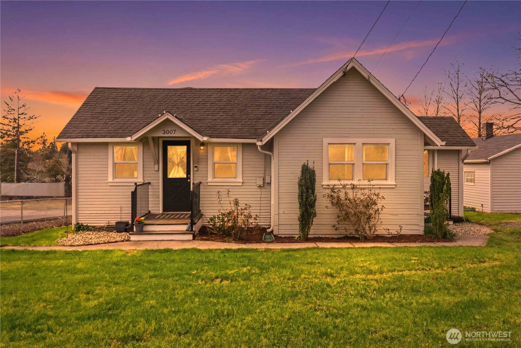 3007 Columbia Heights Road , Longview, WA 98632