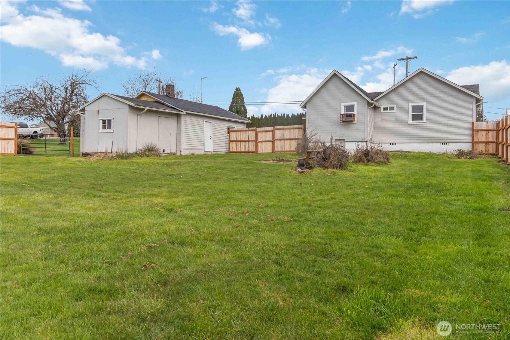 3007 Columbia Heights Road , Longview, WA 98632