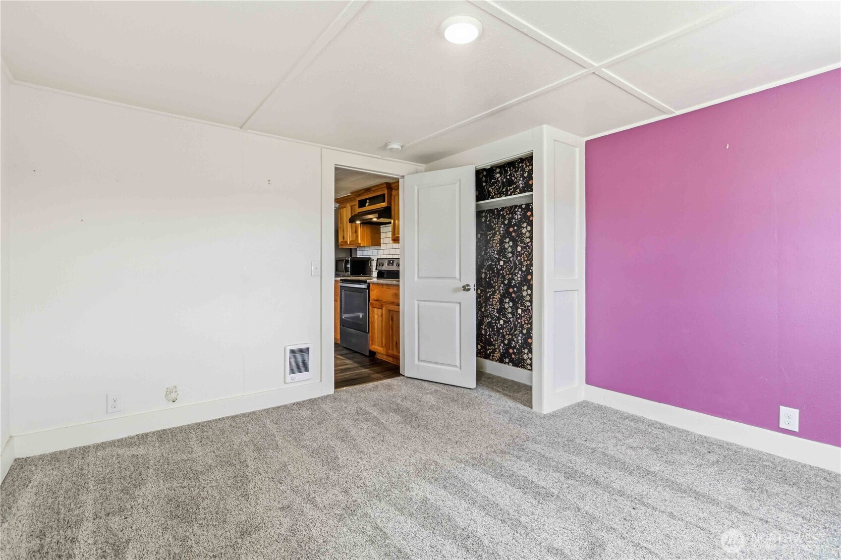 3007 Columbia Heights Road , Longview, WA 98632