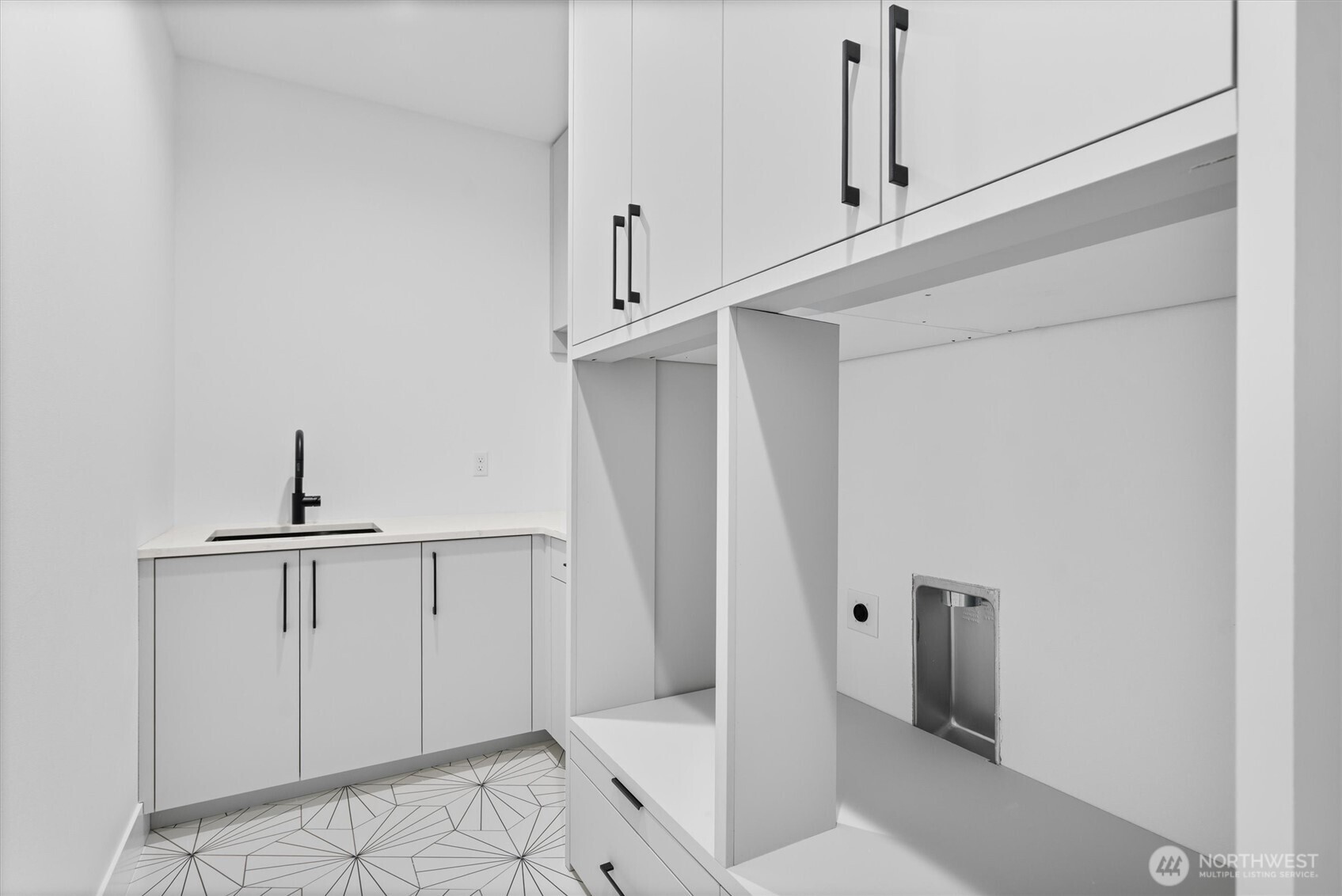 590 W U Street , Camas, WA 98607