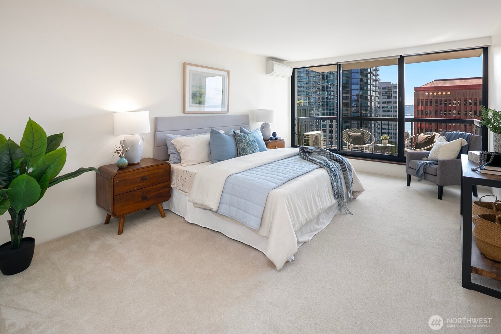 2100 3rd Avenue #1702, Seattle, WA 98121