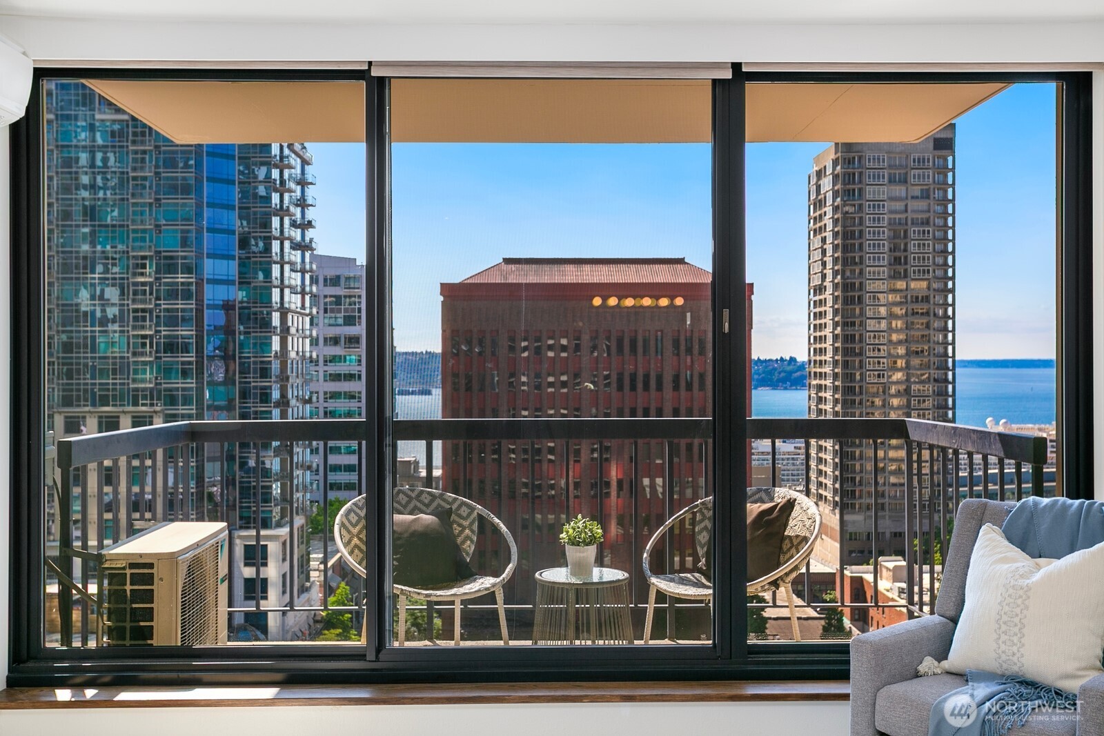 2100 3rd Avenue #1702, Seattle, WA 98121