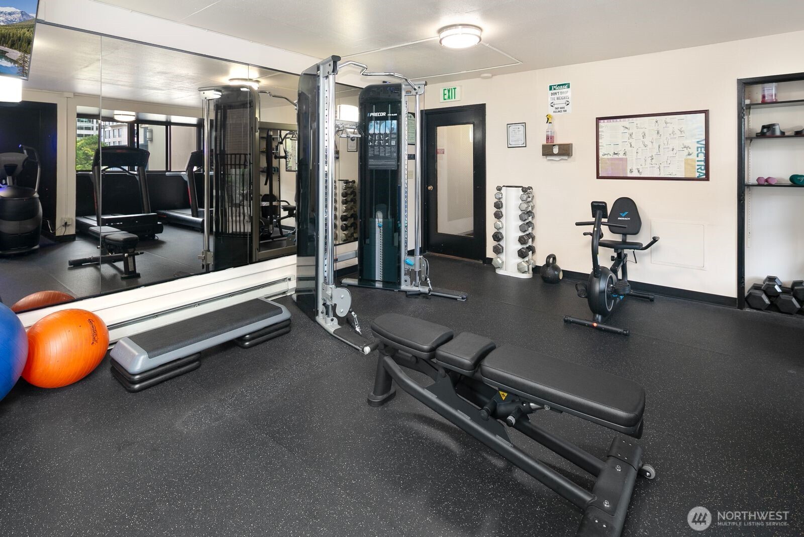 2100 3rd Avenue #1702, Seattle, WA 98121