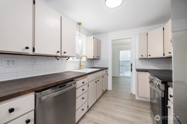 11586 Scott Road , Bow, WA 98232