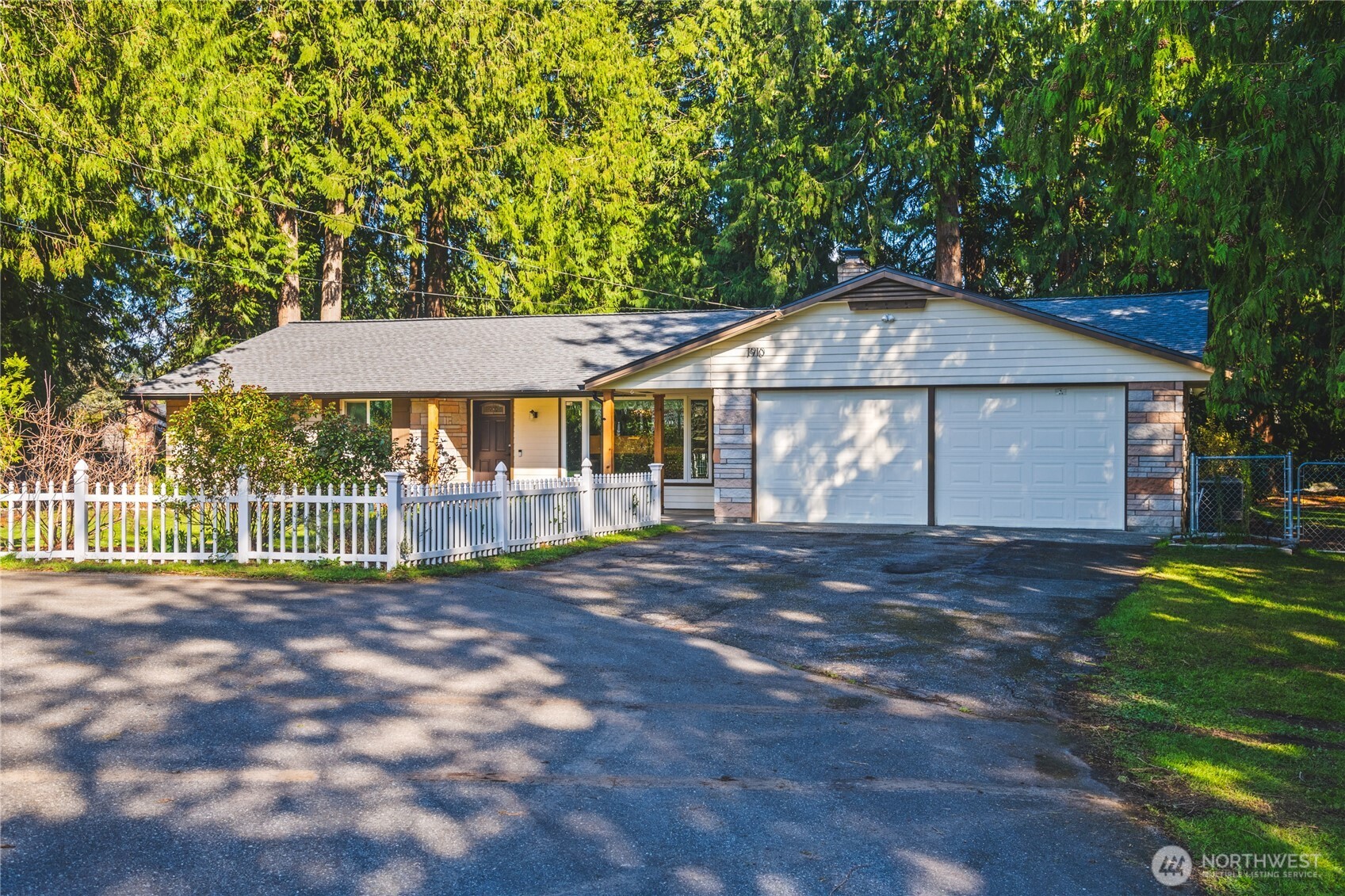 1910 Forest Ridge Place , Mount Vernon, WA 98273-9032
