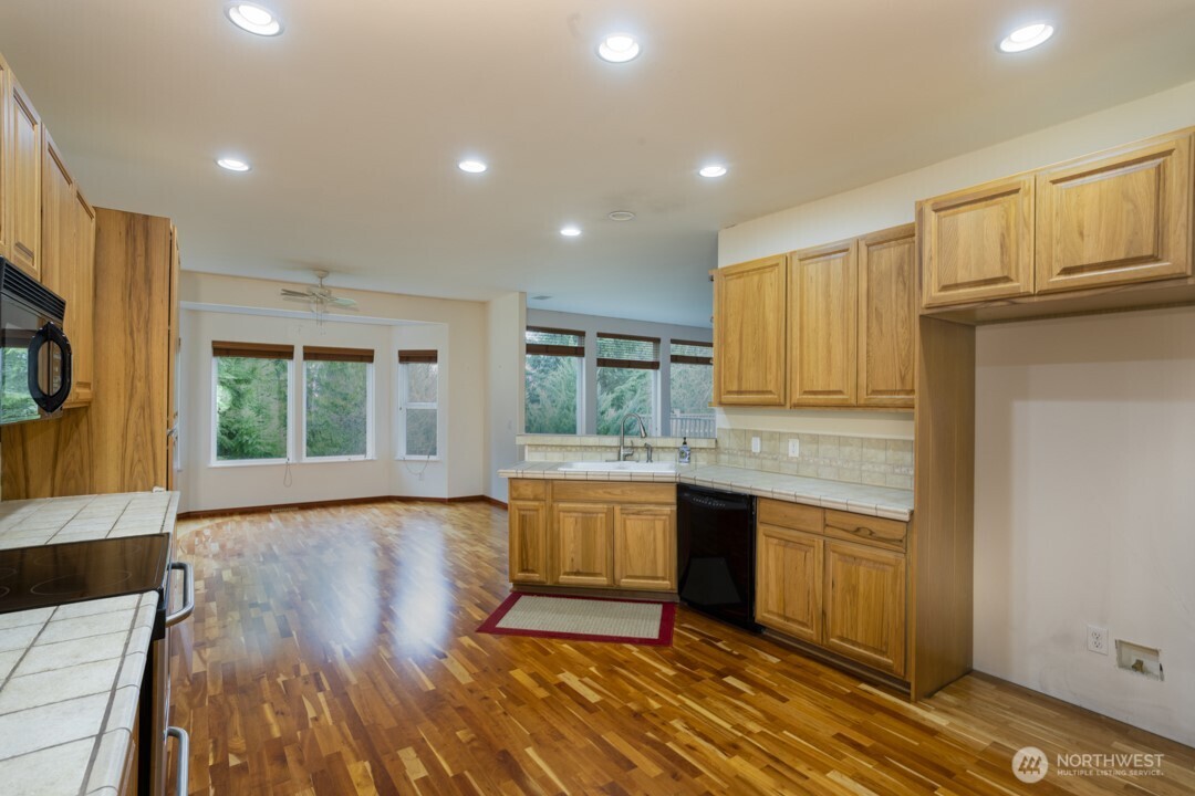 17625 Chummit Lane NE, Suquamish, WA 98392