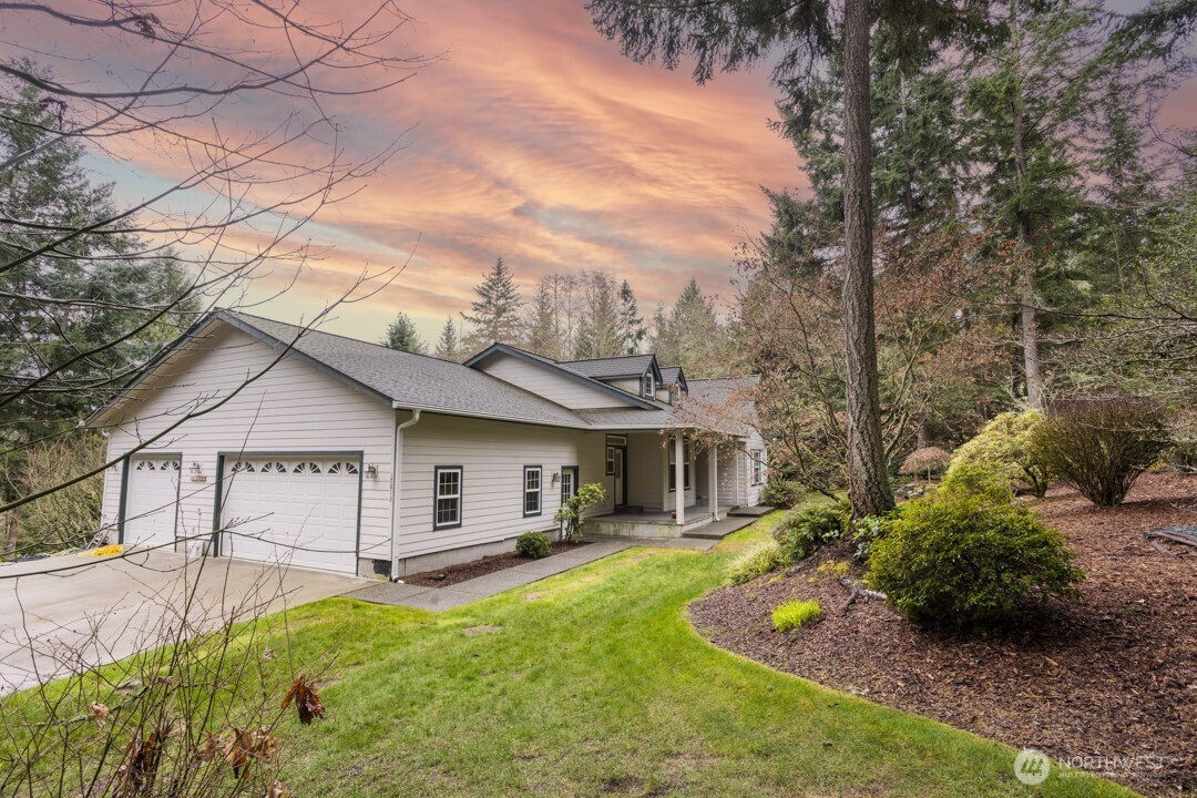 17625 Chummit Lane NE, Suquamish, WA 98392