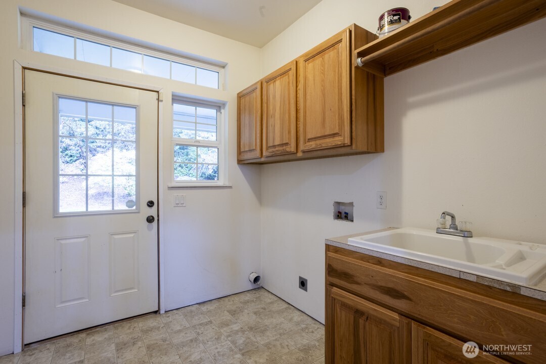 17625 Chummit Lane NE, Suquamish, WA 98392