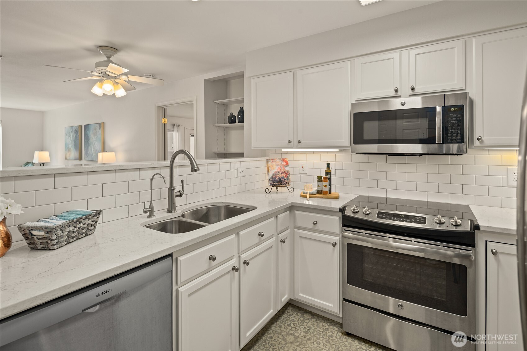 4133 224th Lane SE #302, Issaquah, WA 98029