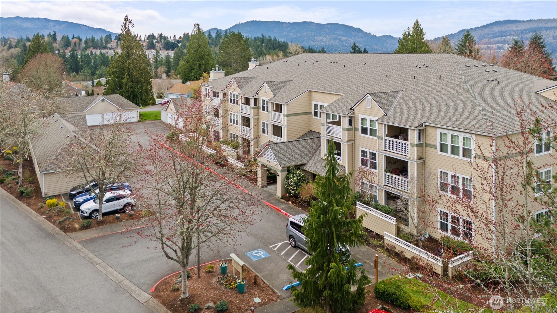 4133 224th Lane SE #302, Issaquah, WA 98029