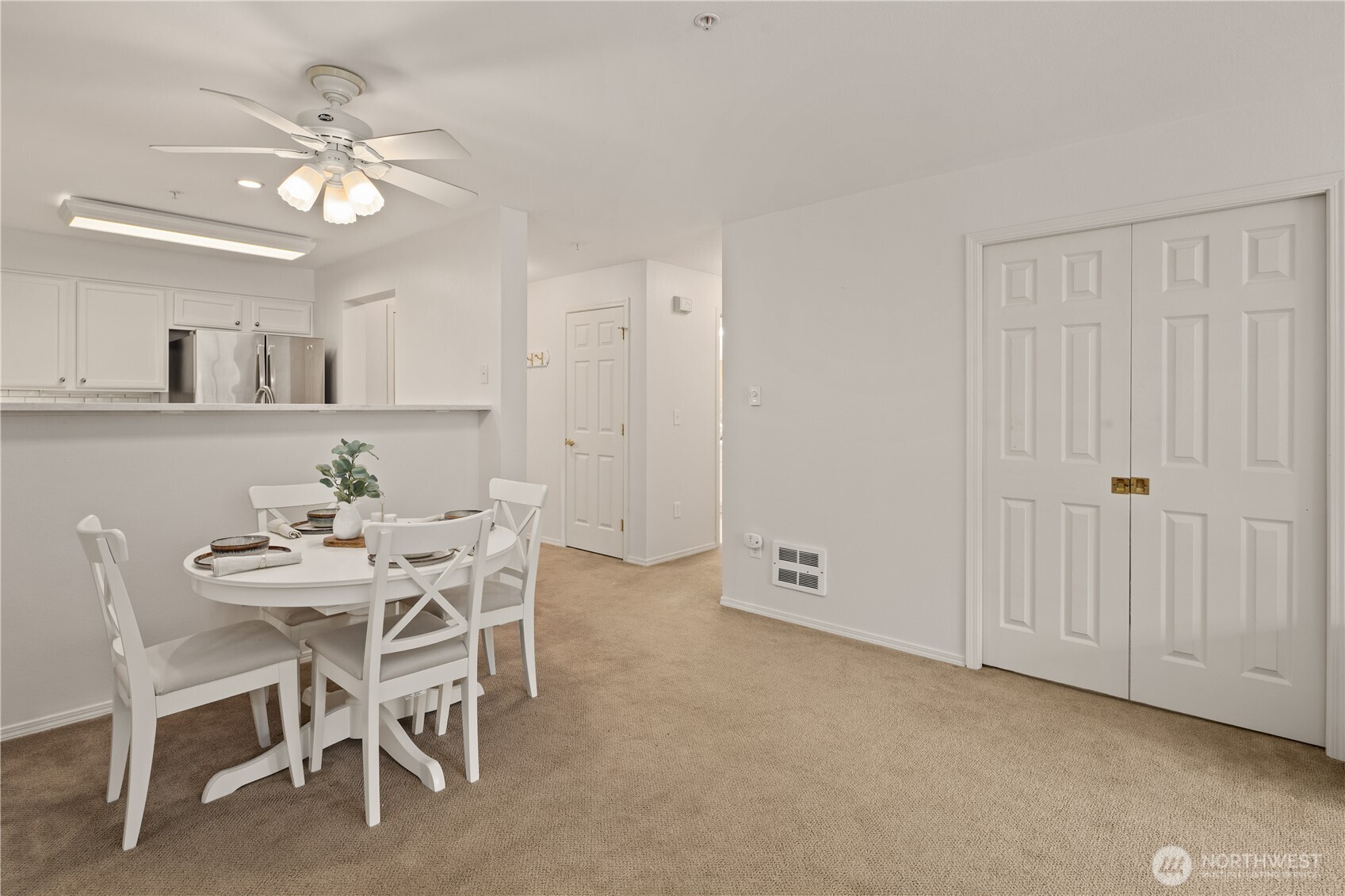 4133 224th Lane SE #302, Issaquah, WA 98029