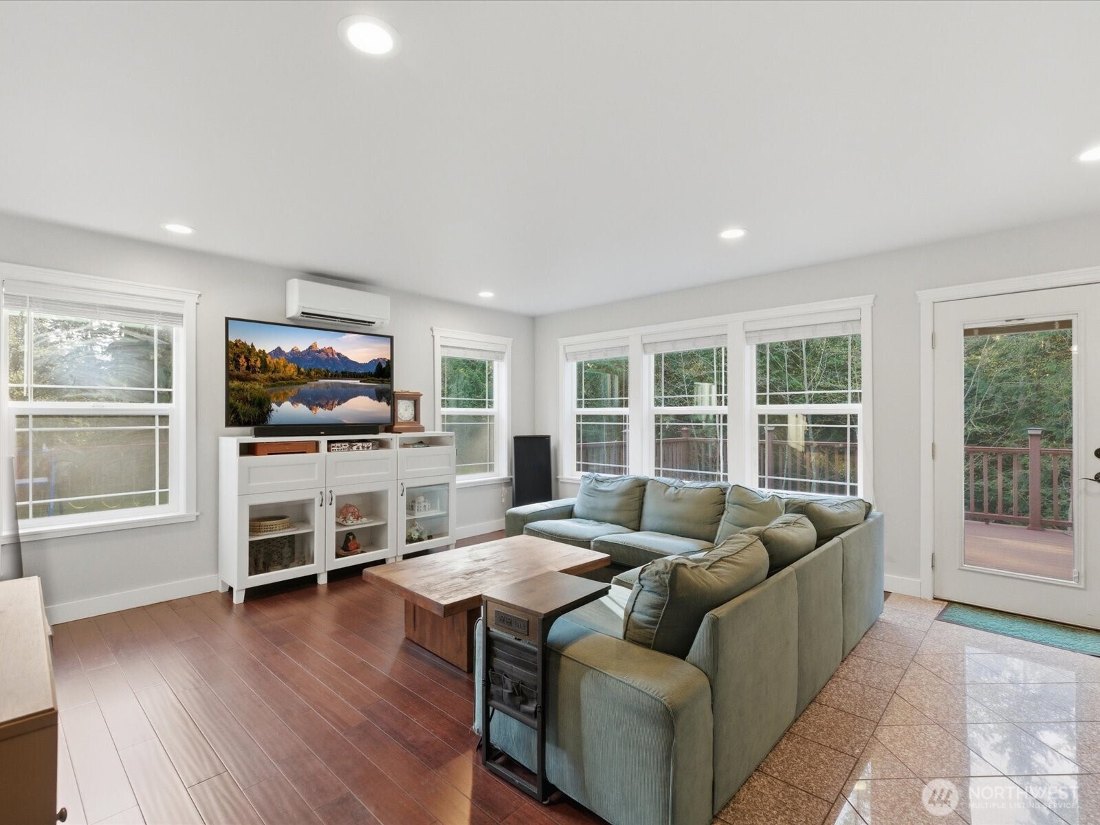 4050 Rachel Road , Clinton, WA 98236