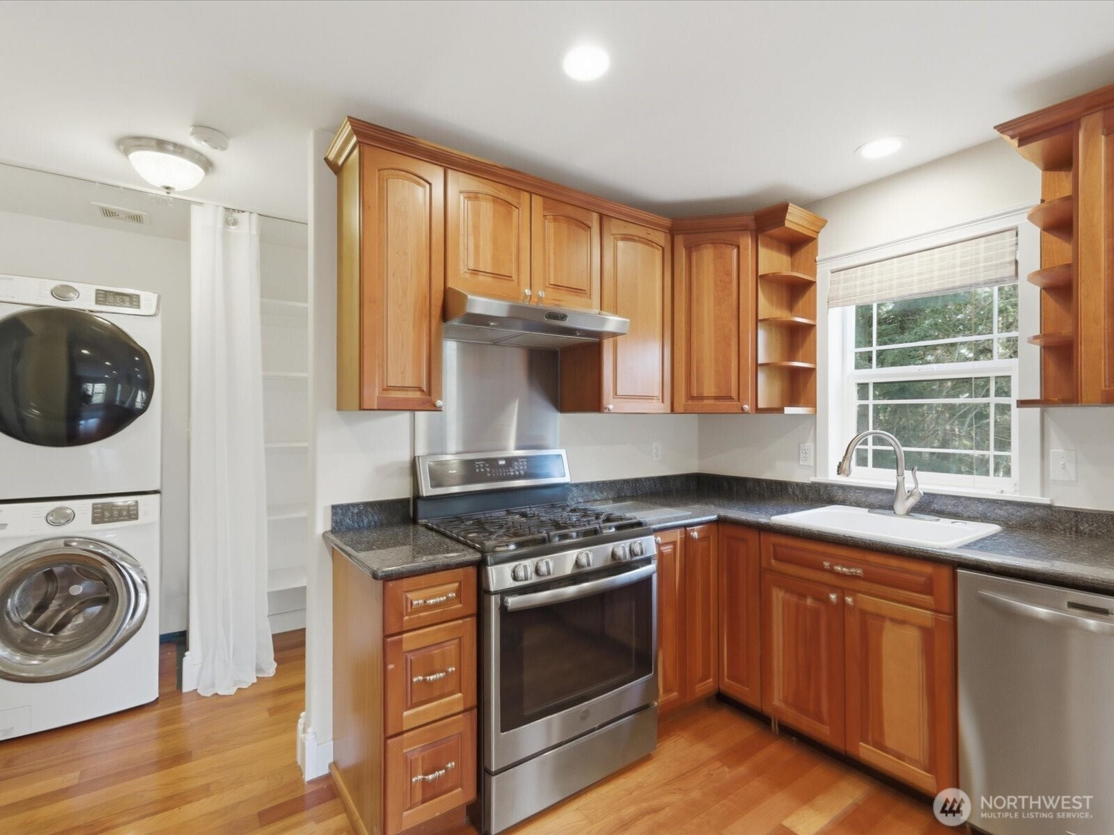 4050 Rachel Road , Clinton, WA 98236