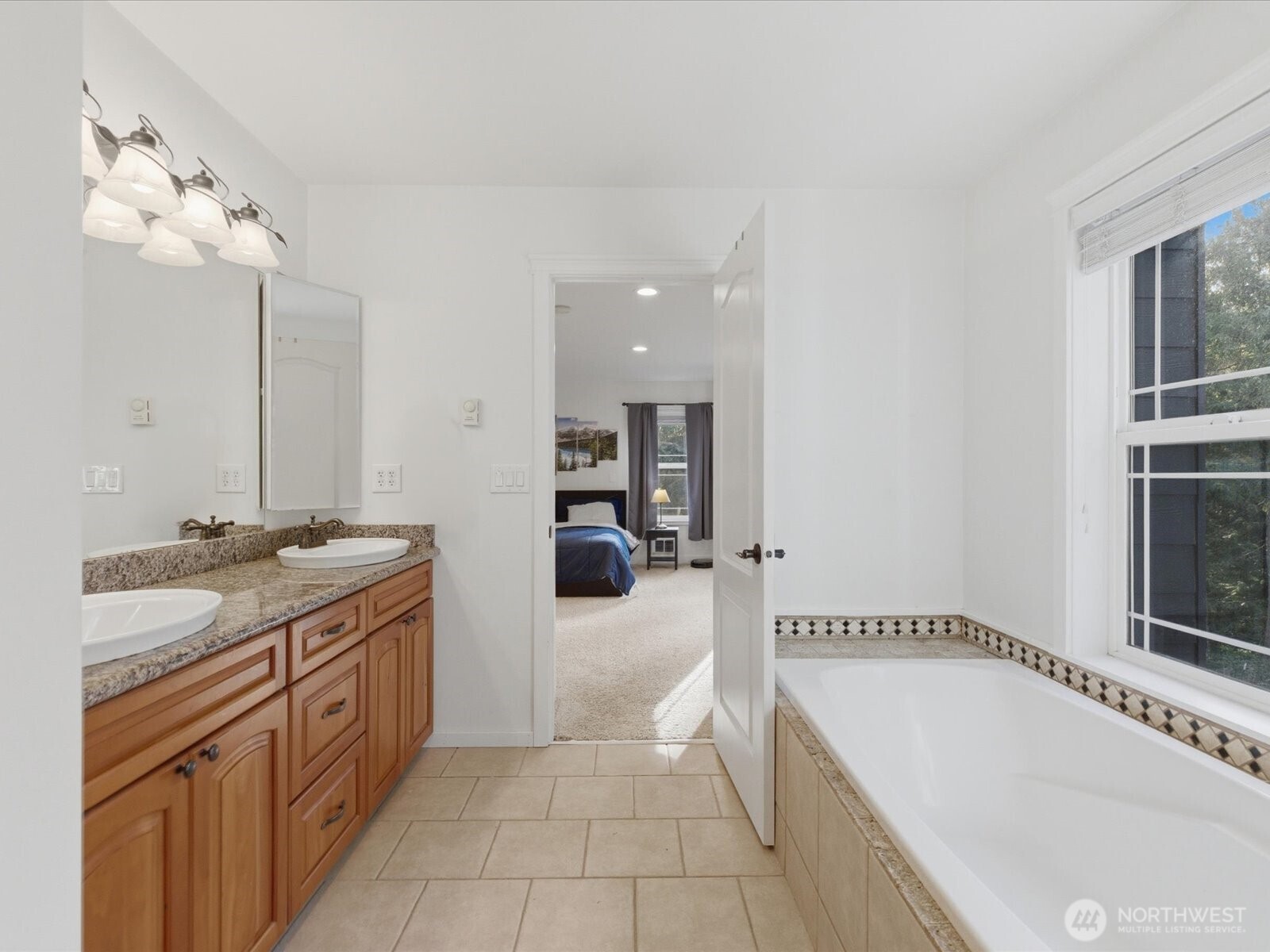 4050 Rachel Road , Clinton, WA 98236