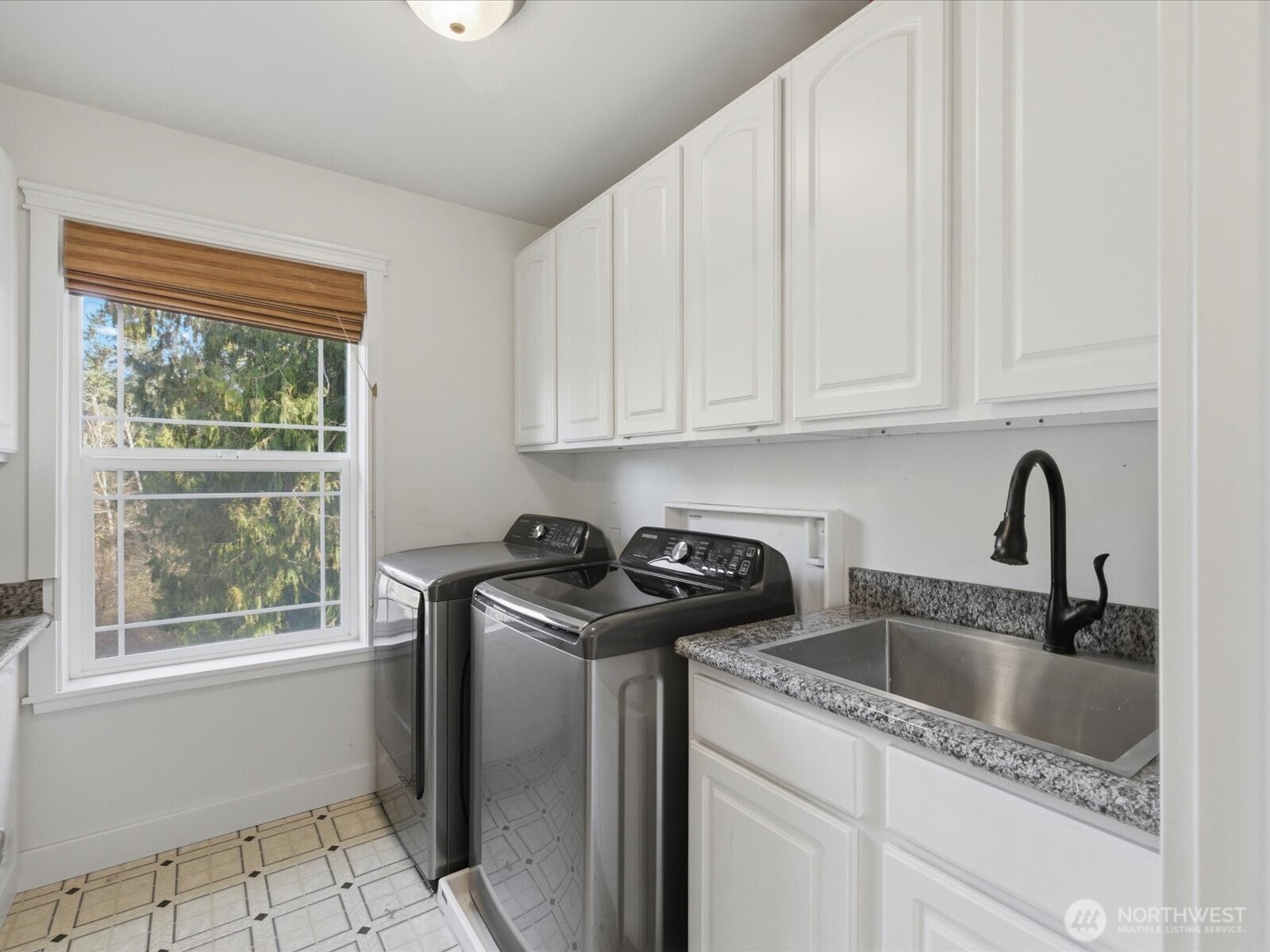 4050 Rachel Road , Clinton, WA 98236