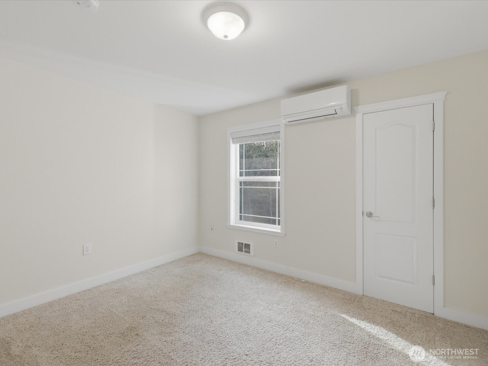 4050 Rachel Road , Clinton, WA 98236