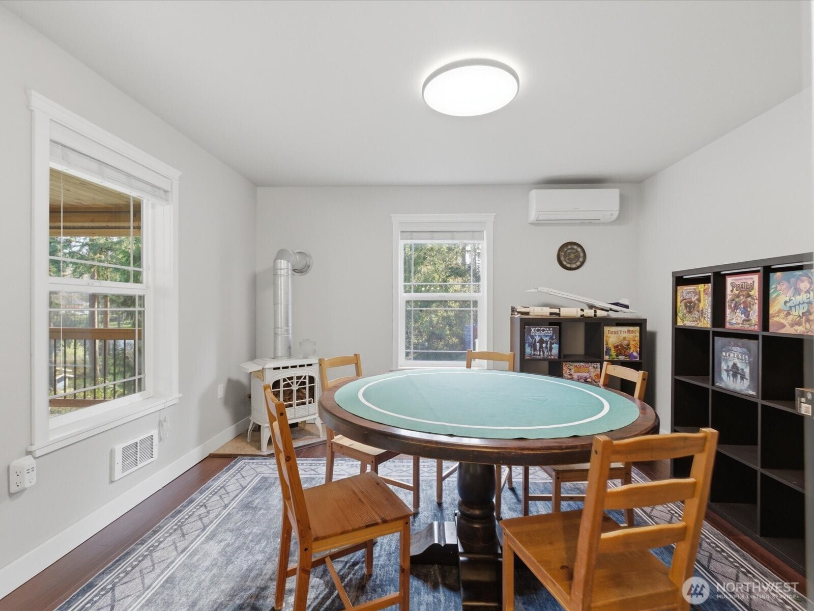 4050 Rachel Road , Clinton, WA 98236