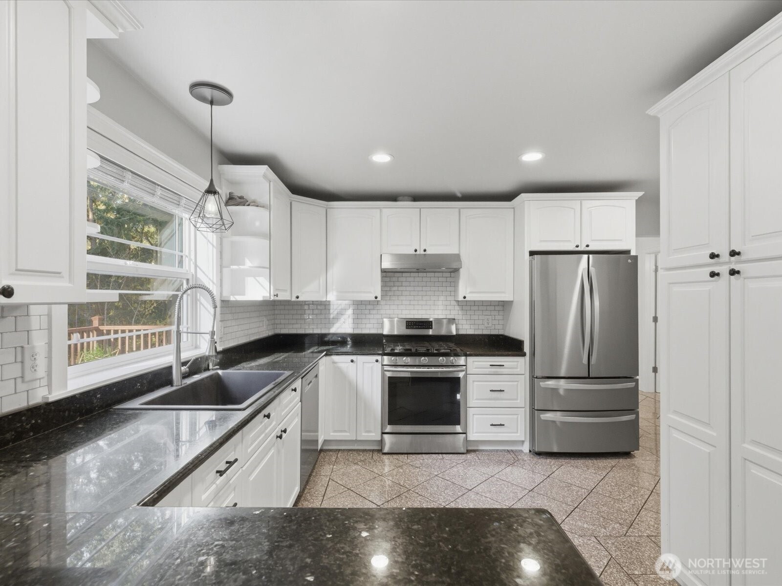 4050 Rachel Road , Clinton, WA 98236