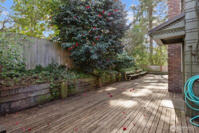 10740 Interlake Avenue N, Seattle, WA 98133 - Photo 20
