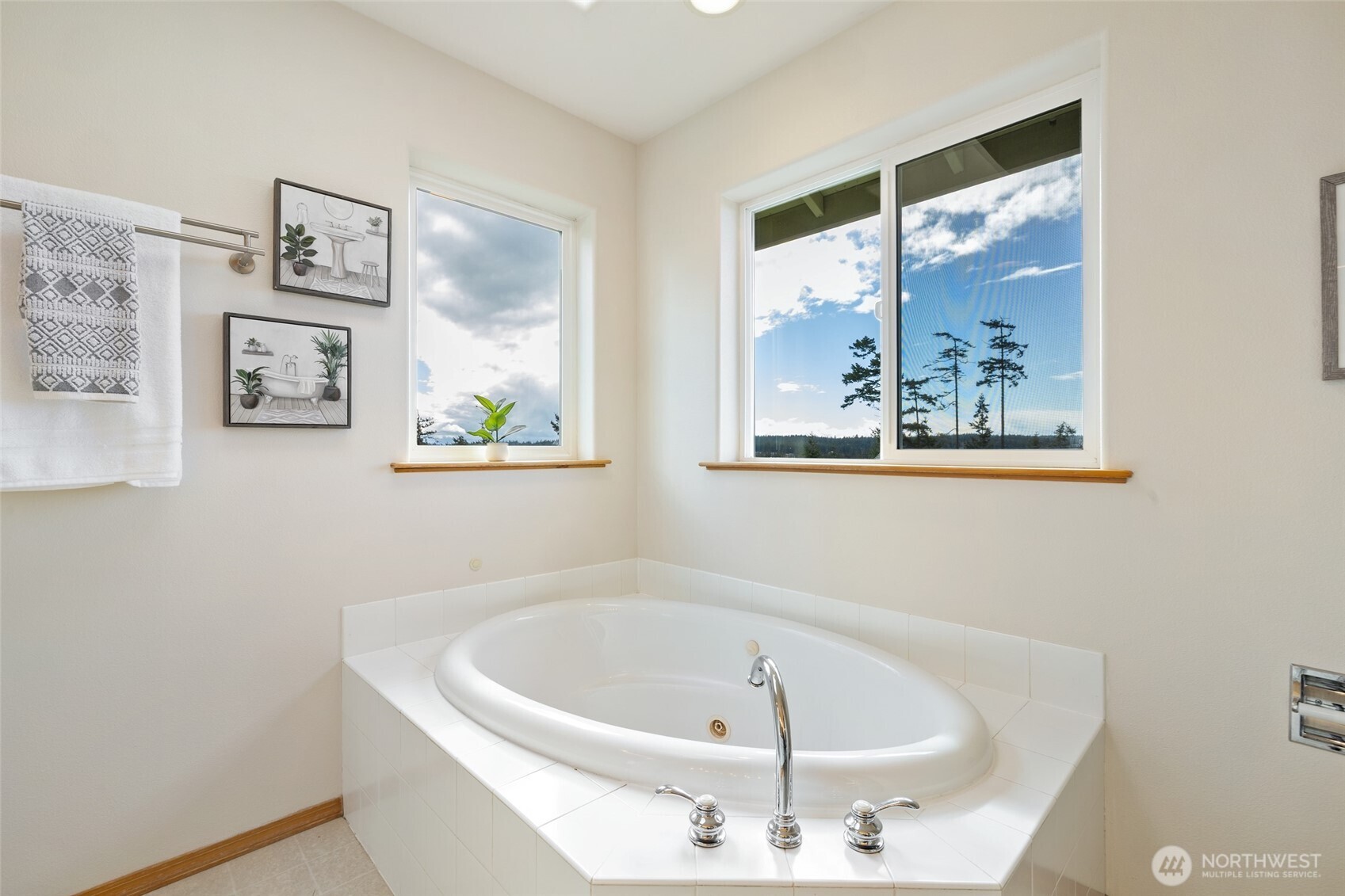 2255 Aviator Lane , Oak Harbor, WA 98277