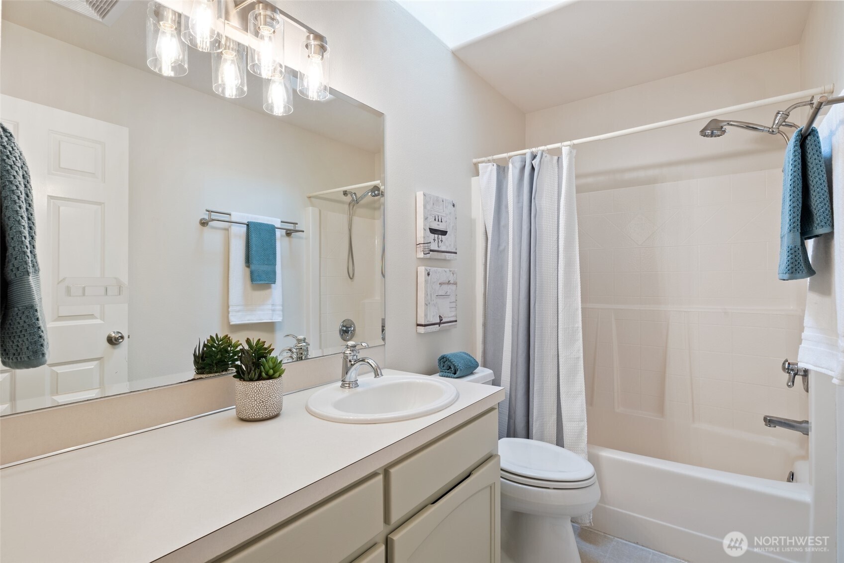 2255 Aviator Lane , Oak Harbor, WA 98277