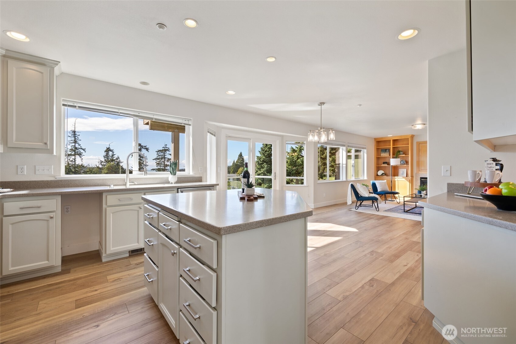 2255 Aviator Lane , Oak Harbor, WA 98277