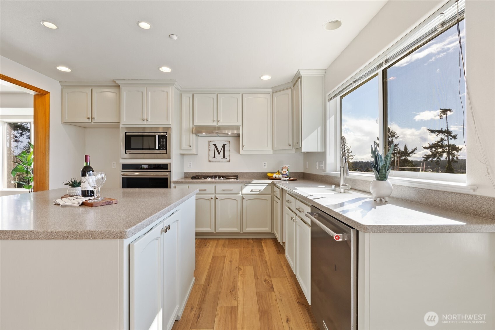 2255 Aviator Lane , Oak Harbor, WA 98277