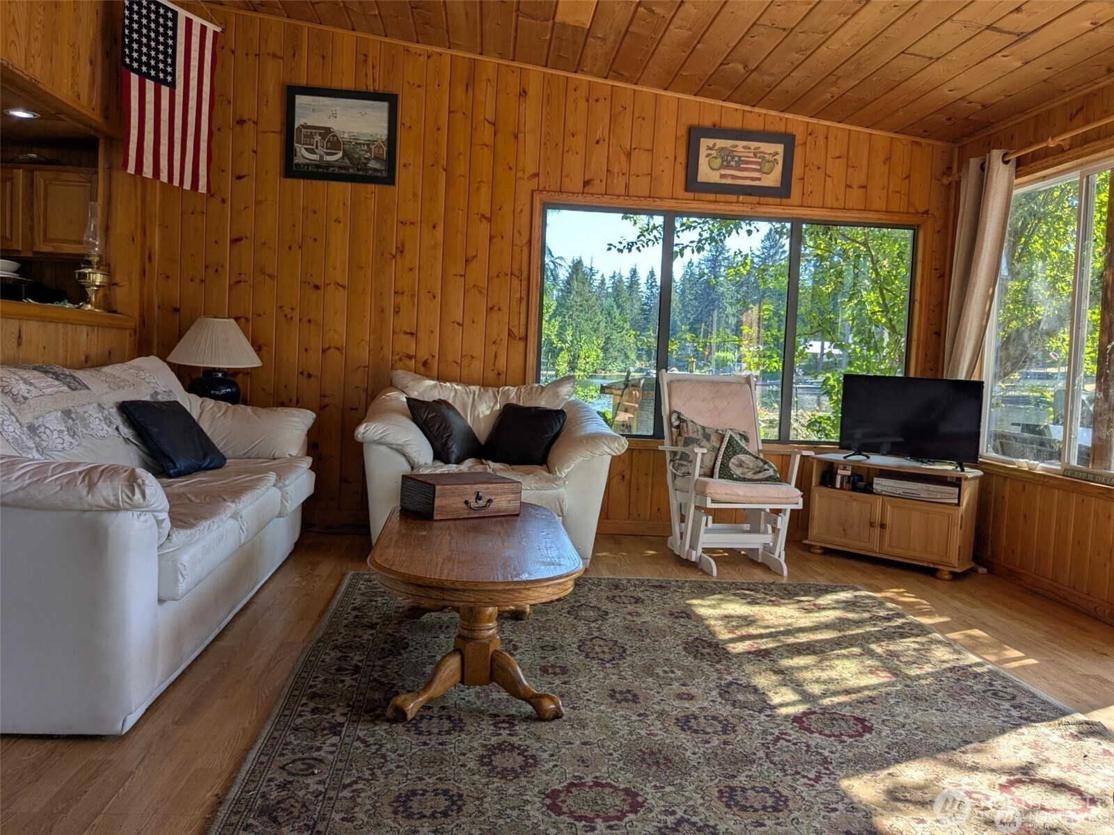 1111 Lake Sawyer Island , Black Diamond, WA 98010