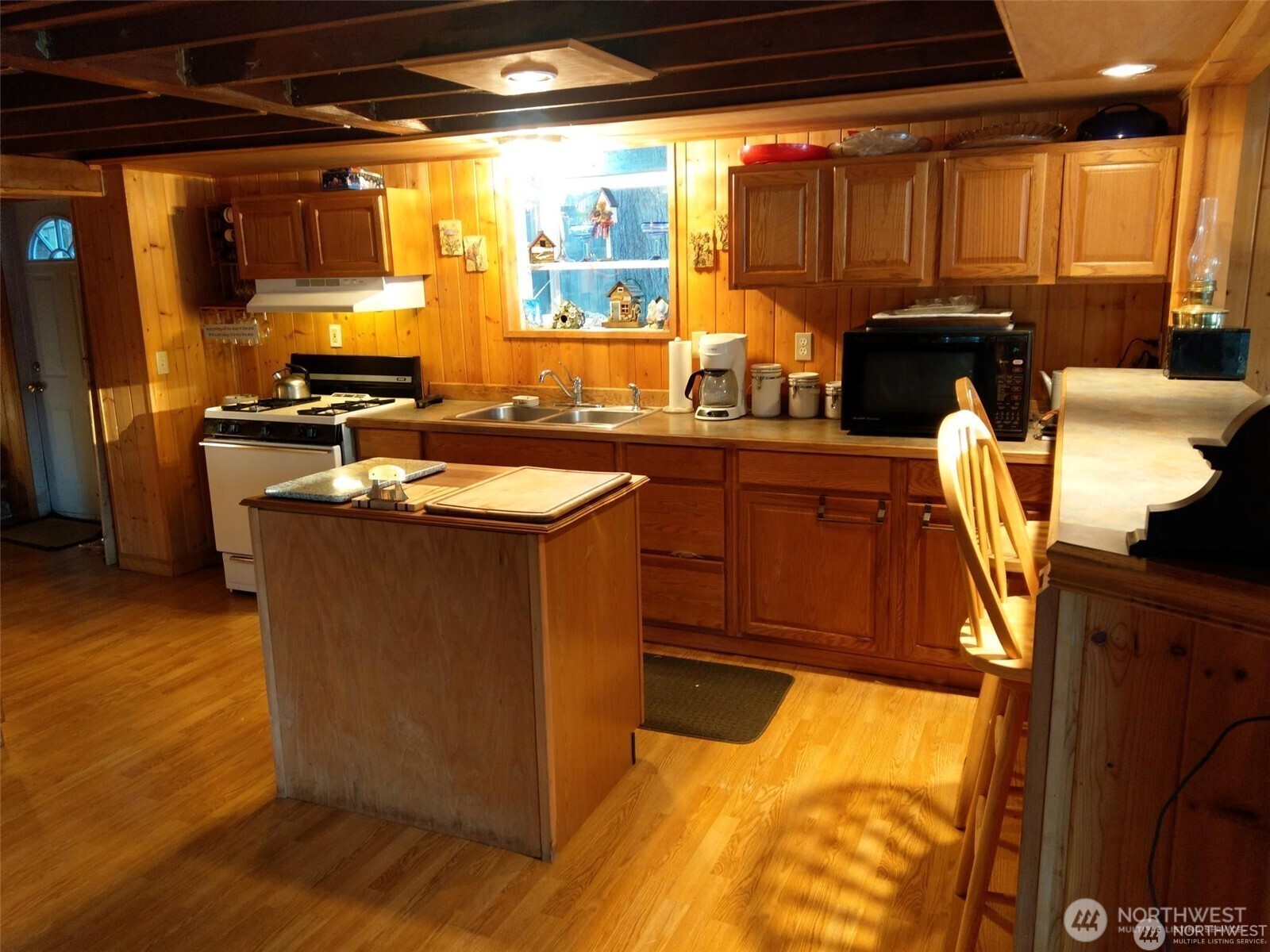 1111 Lake Sawyer Island , Black Diamond, WA 98010