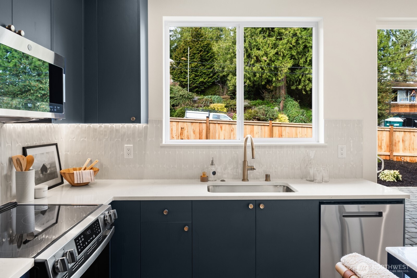 2755 NW 90th Street , Seattle, WA 98117