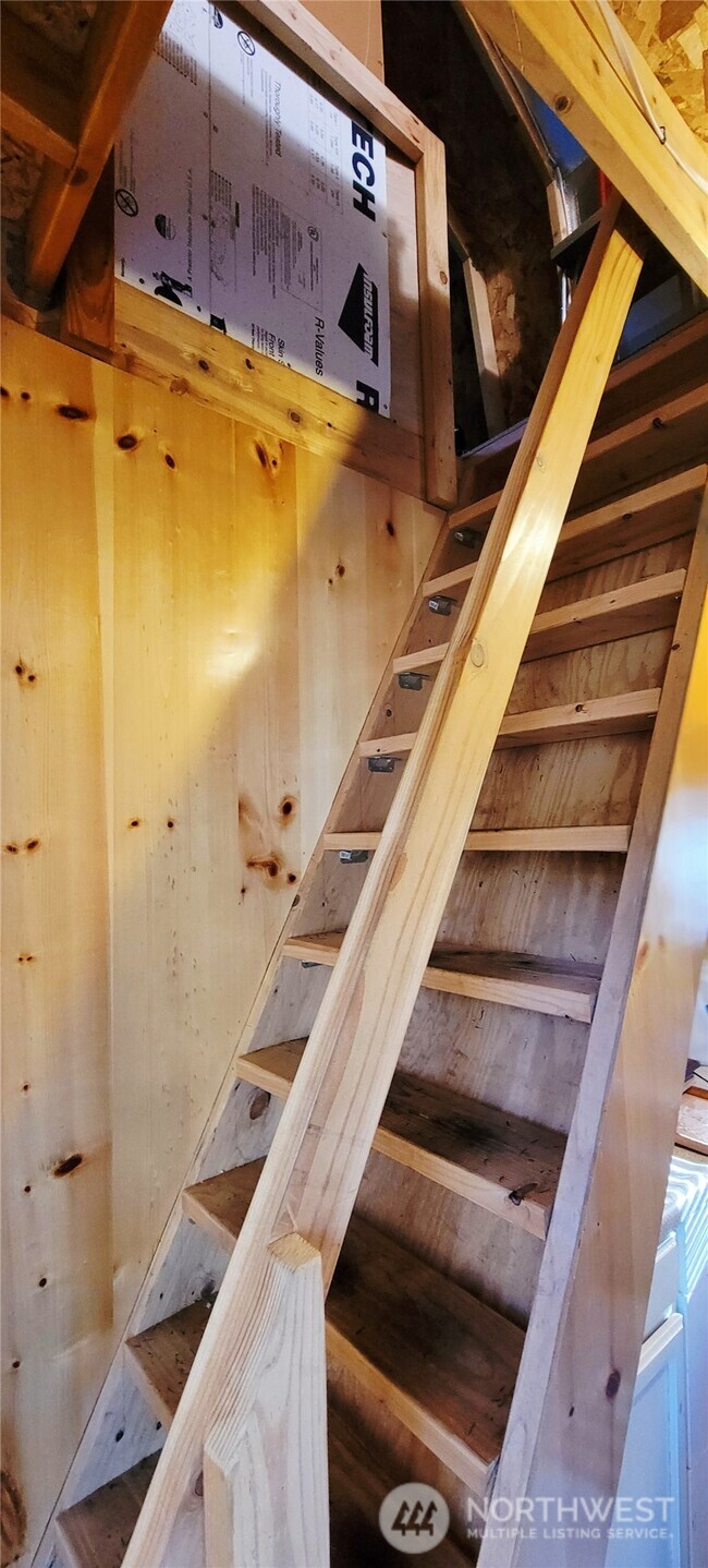 71 N Coho Court , Hoodsport, WA 98548