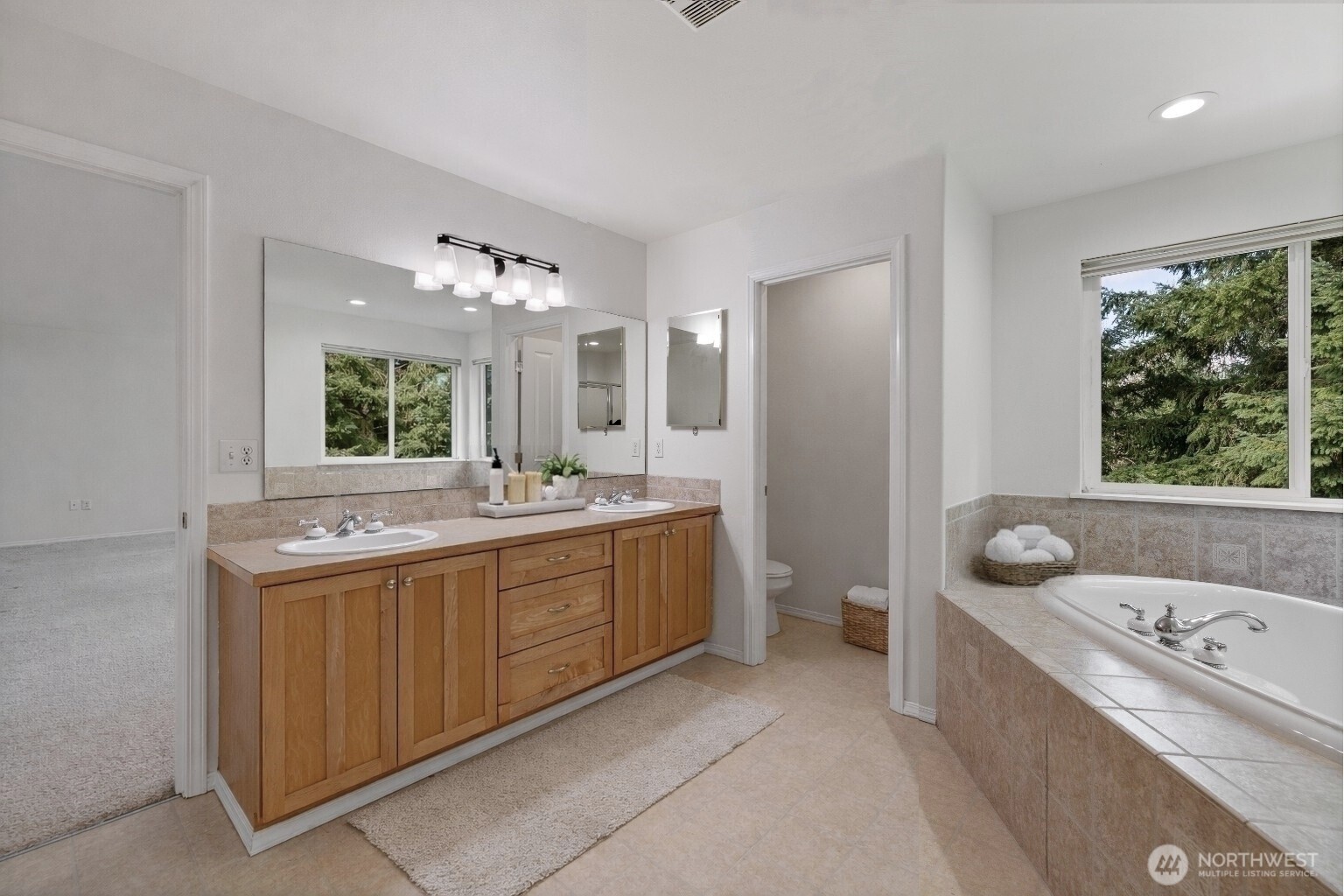 31502 40th Avenue S, Roy, WA 98580