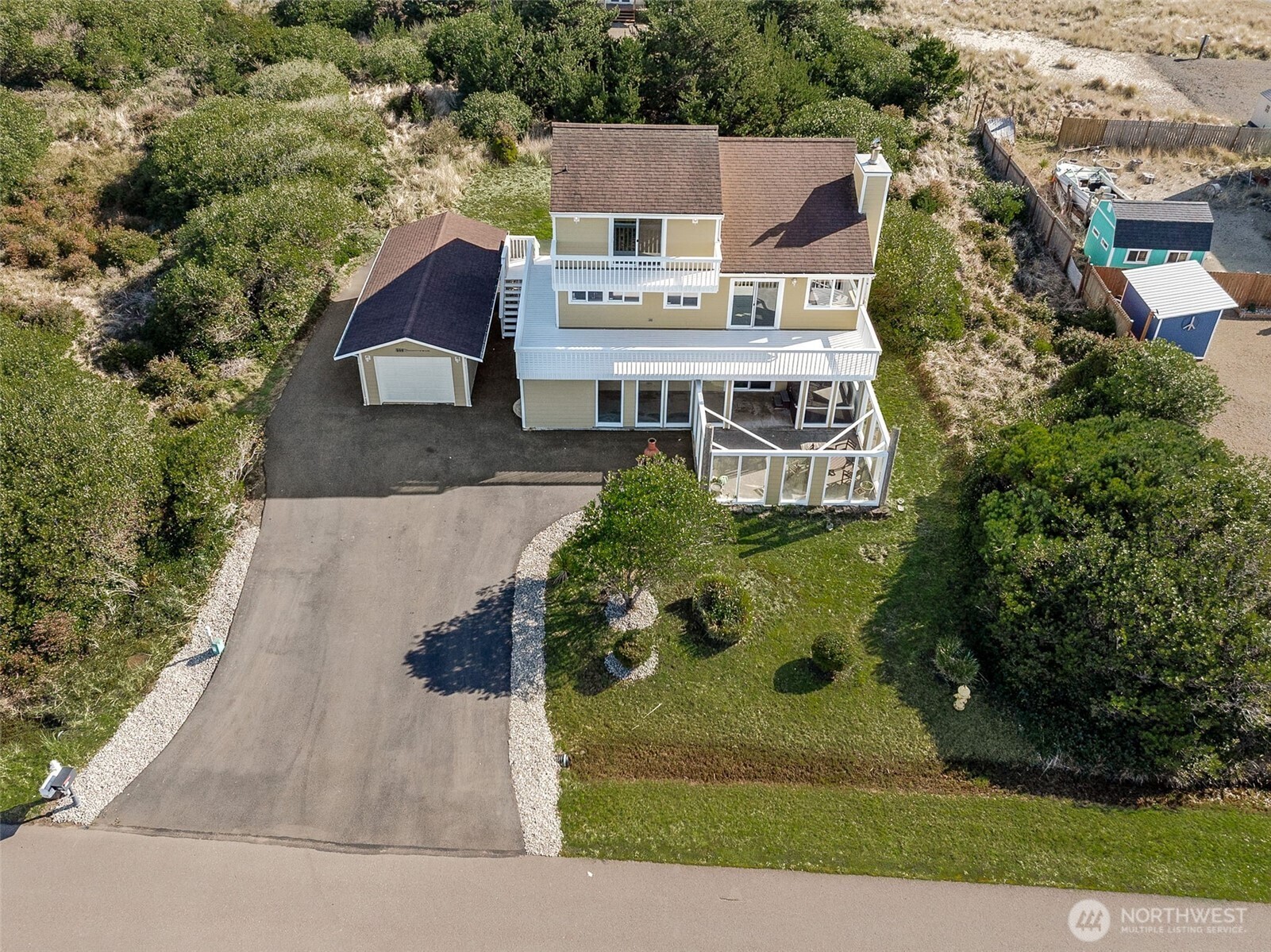 898 S Sand Dune Avenue SW, Ocean Shores, WA 98569