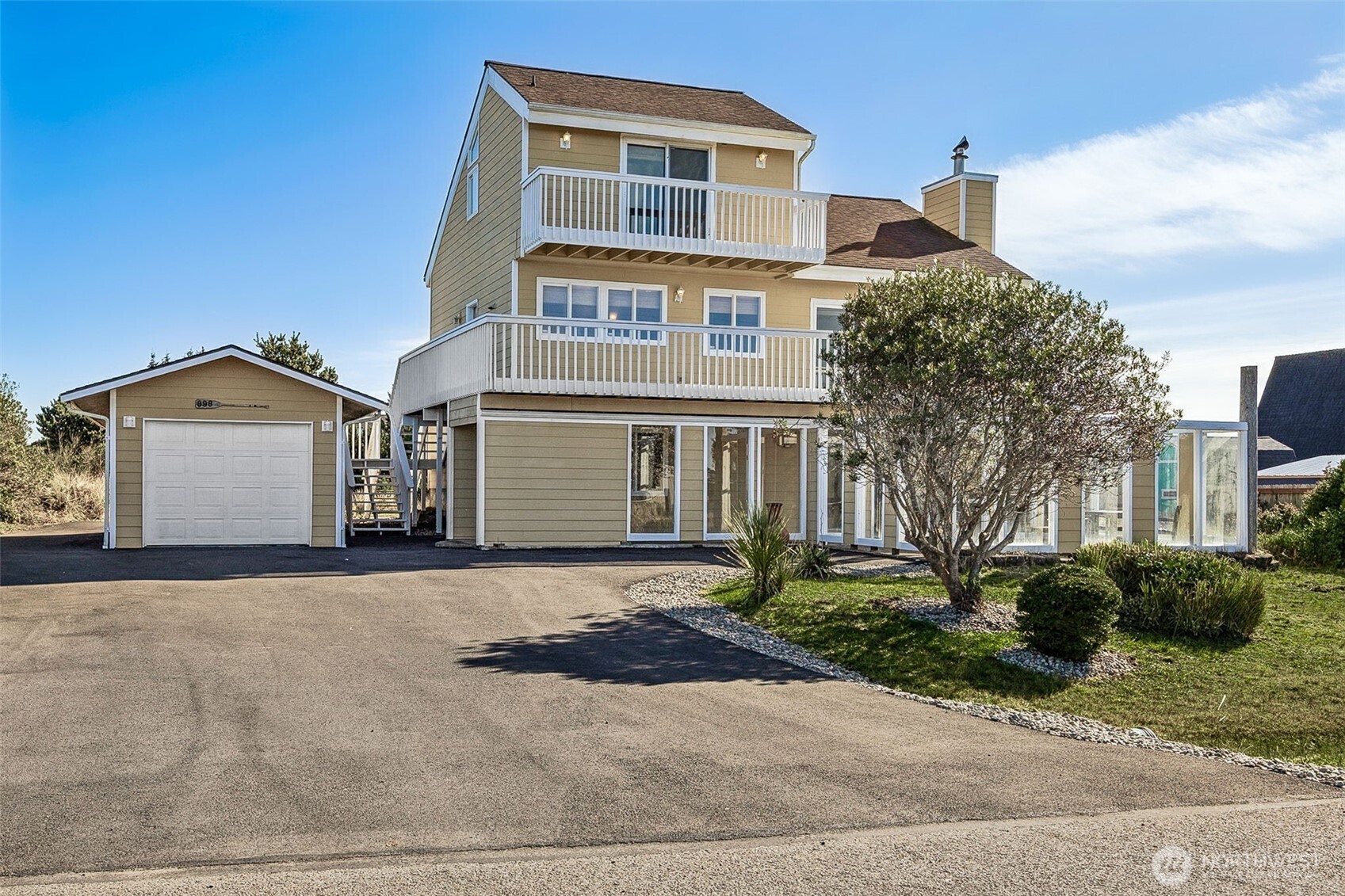 898 S Sand Dune Avenue SW, Ocean Shores, WA 98569