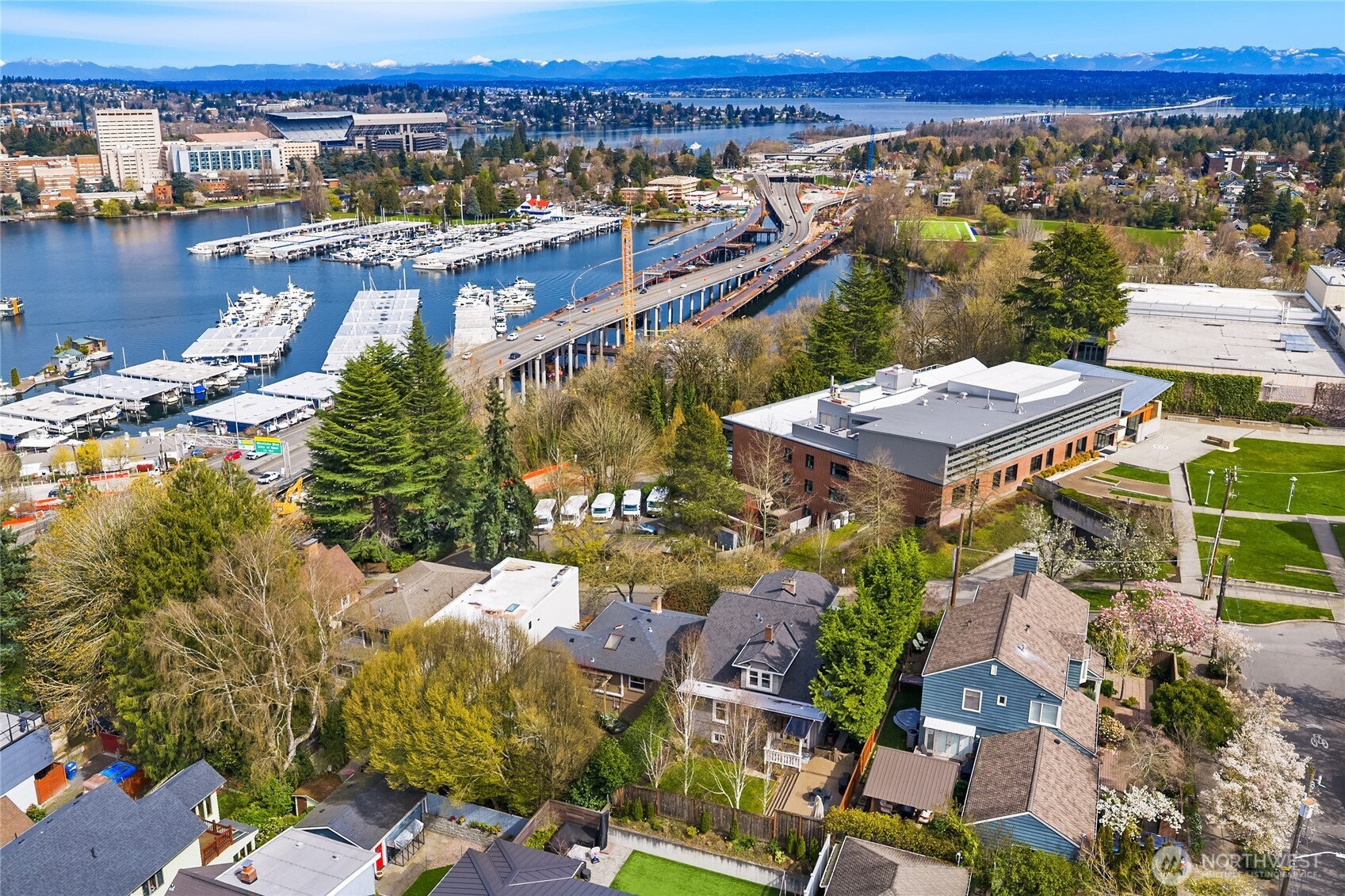 2407 11th Avenue E, Seattle, WA 98102