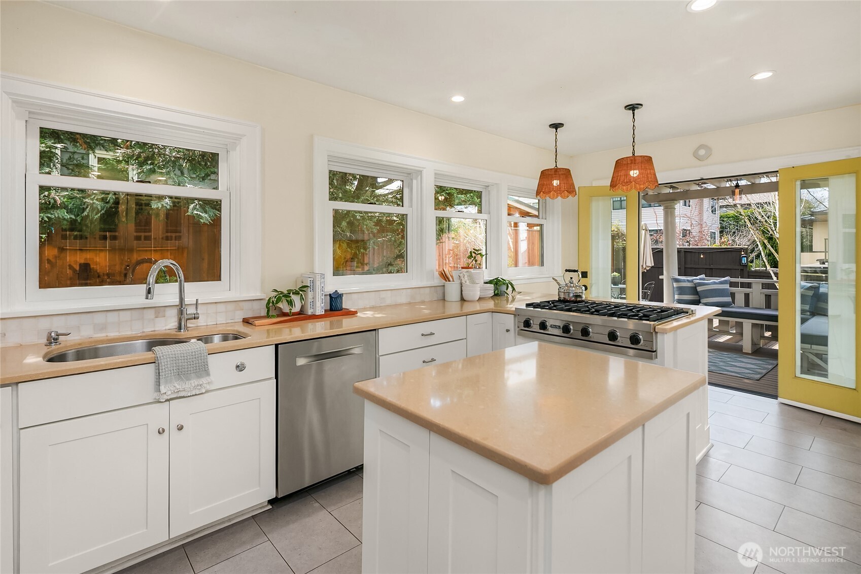 2407 11th Avenue E, Seattle, WA 98102