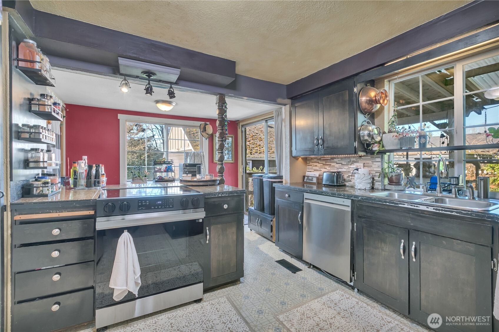 503 E 91st Street , Tacoma, WA 98445