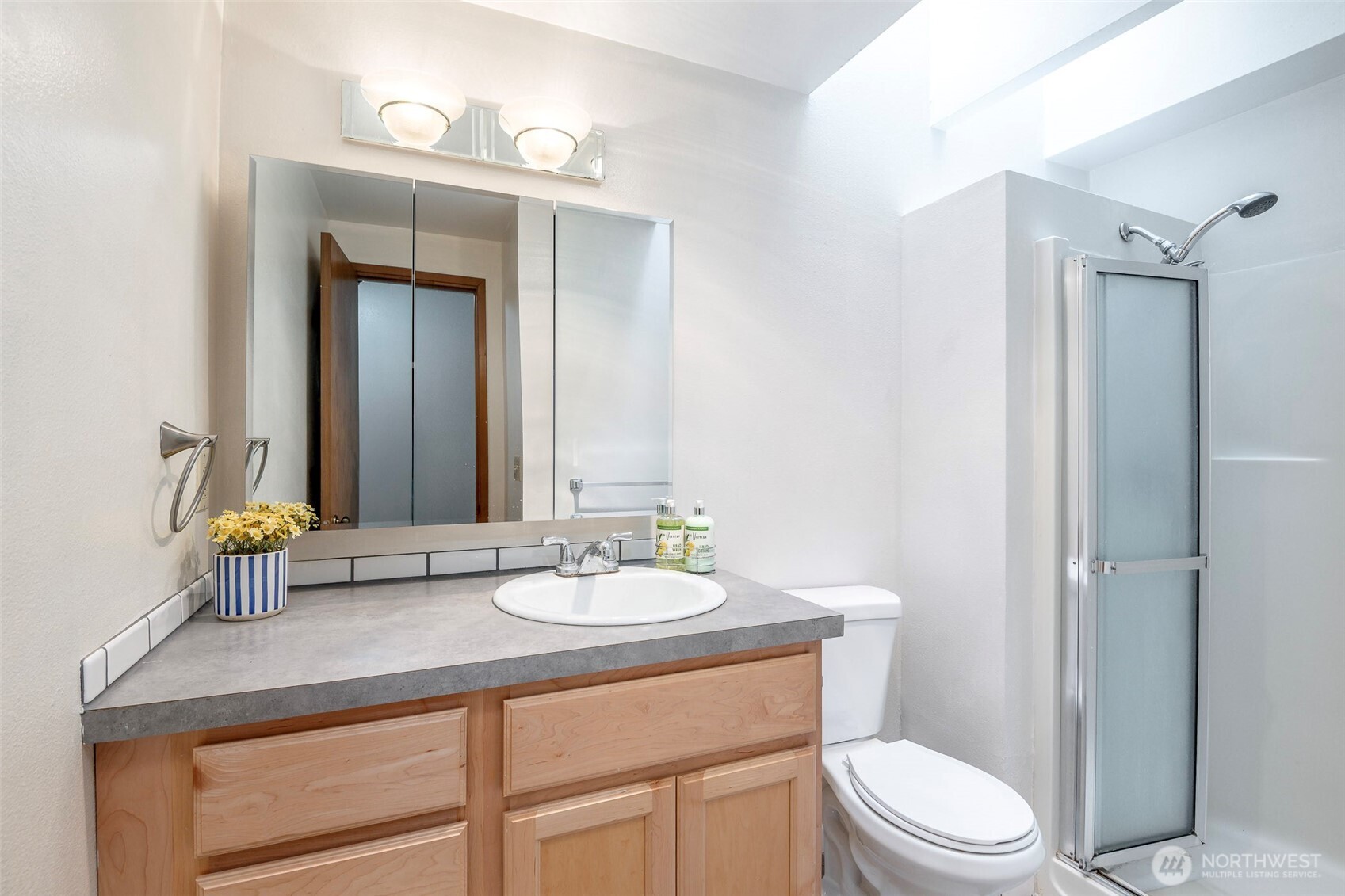 647 Malibu Drive SE, Lacey, WA 98503